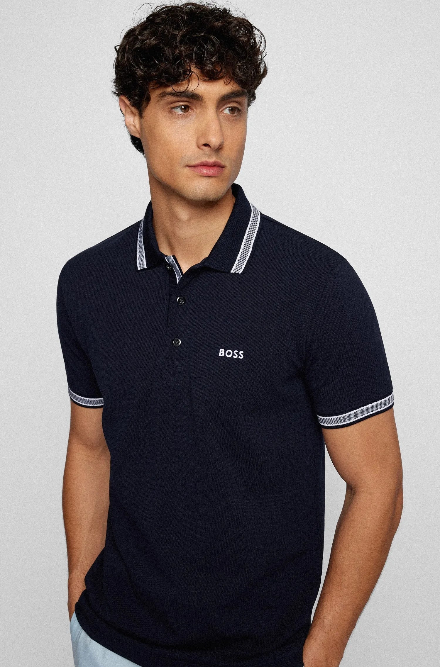 [3 KAUFEN, 5 ERHALTEN] Kit 5 Boss Essential Poloshirts – 50 % RABATT